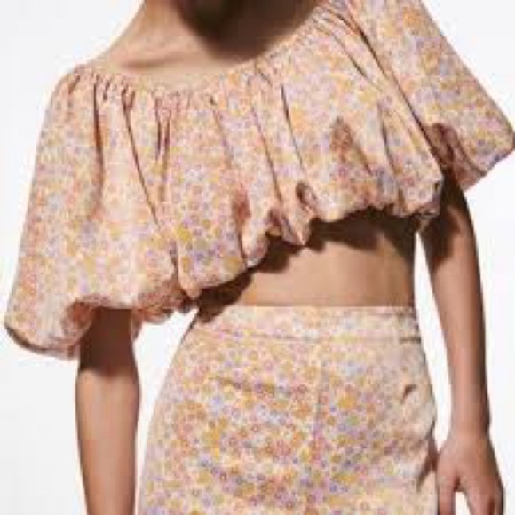 ZARA Printed Satin Effect Puff-Sleeve Off-The-Shoulder Crop Top Women’s Small - Picture 2 of 9